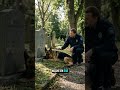 CAPITÁN encontró solo la tumba de su dueño sin haberla visto NUNCA 🐾