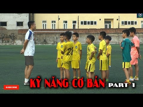 Video: Làm Thế Nào để Dạy Một đứa Trẻ Chơi Bóng đá