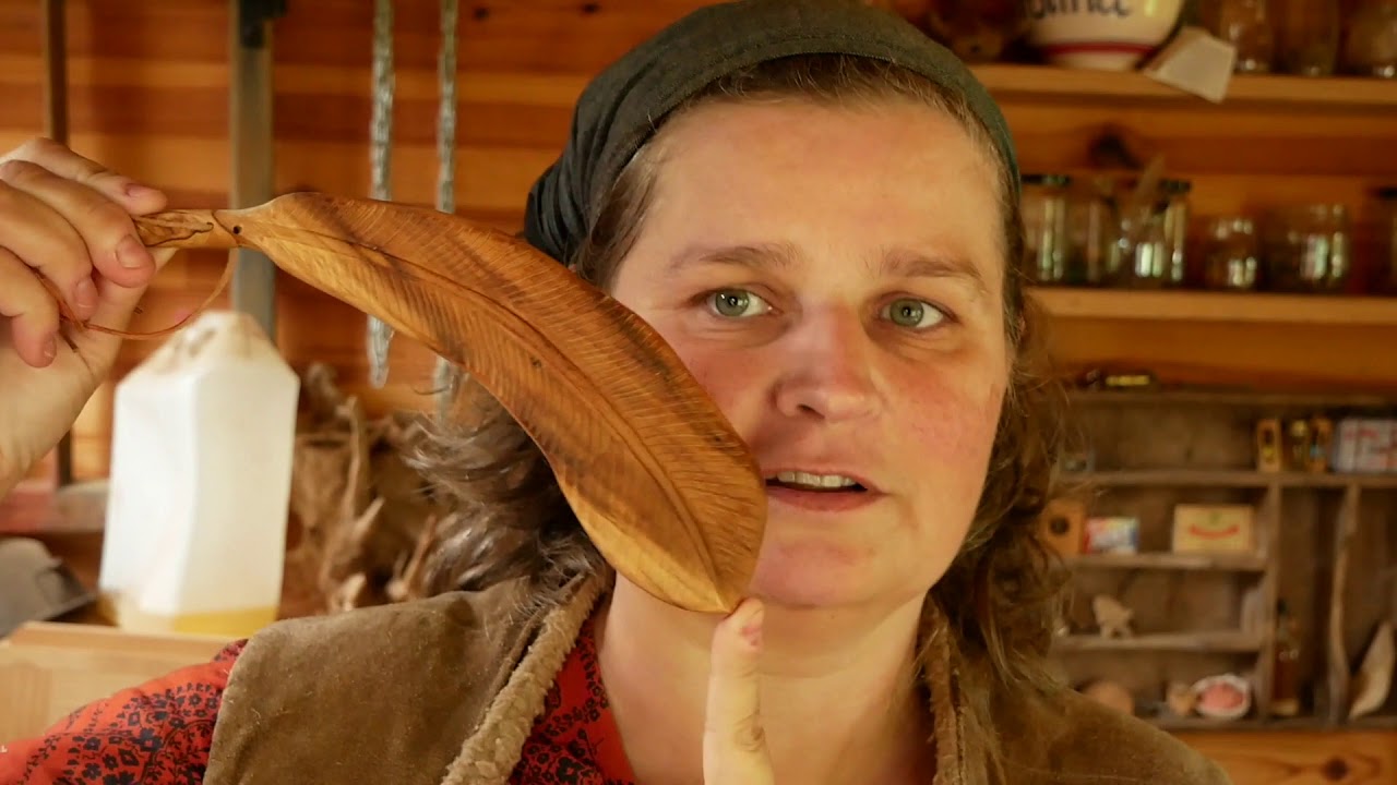 Kunsthandwerk von der Baumperlenfrau. Besonderer Holzschmuck Handmade Baumperlen Holzschmiedin