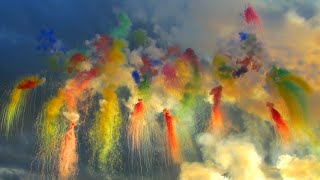 ► Peintures fascinantes dans le ciel avec des feux d&#39;artifice ! (compilation)