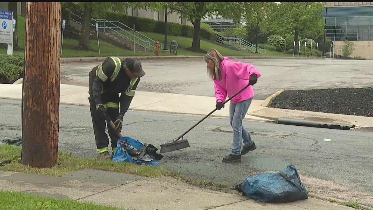 Two taken to hospital after accident in Youngstown - YouTube