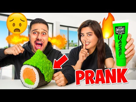یواشکی یک کیلو واسابی ریختم توی سوشی فرهاد رستوران گذاشت رو سرش