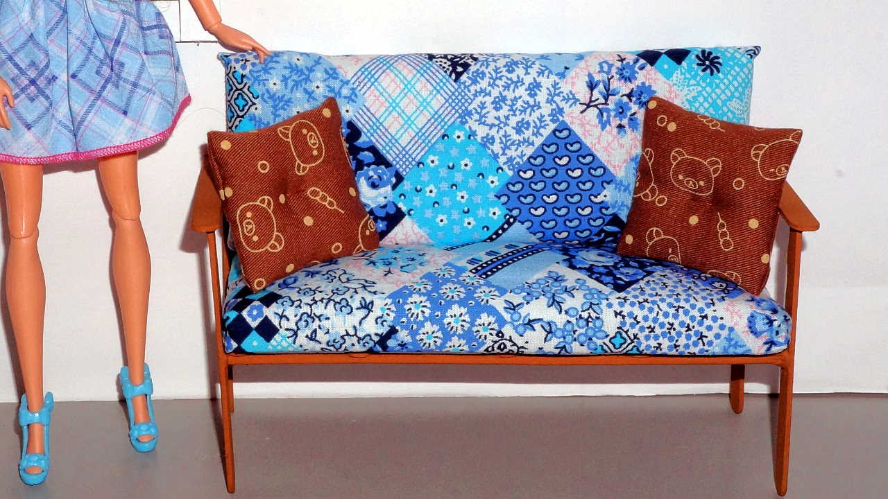Como fazer sofá (de terraço ou varanda) em miniatura para bonecas Barbie e outras