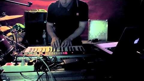 Pull my strings - People (Live Sessions)