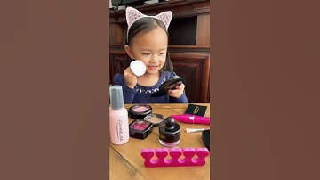 TODDLER PUTS MAKEUP LIKE A PRO #shorts
