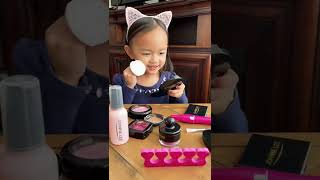 TODDLER PUTS MAKEUP LIKE A PRO #shorts