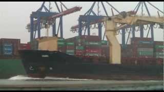 Der Hafen Wächst - Moderne Anlagen Für Einen Effizienten Umschlag