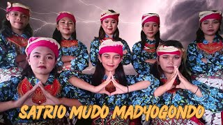 Download Lagu SORENG PUTRI SMM SATRIO MUDO MADYOGONDO live MADYOGONDO NGABLAK MP3