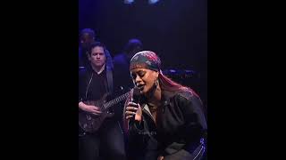 Rihanna BBHMM live