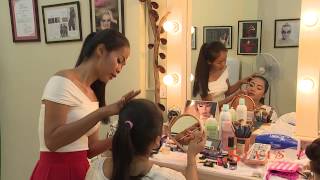 In Class At Synas Makeup School By Synastyling