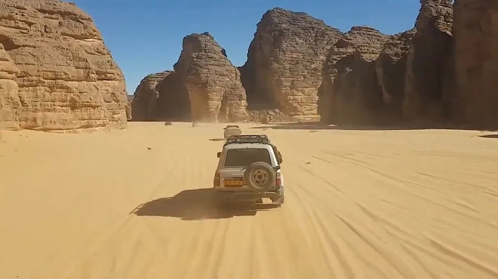 Amazing Touareg Music - A Tour In Algeria Desert D...