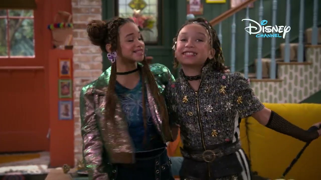 🥳 Petrecere acasă | Magicienii Dincolo de Waverly Place | Disney Channel România