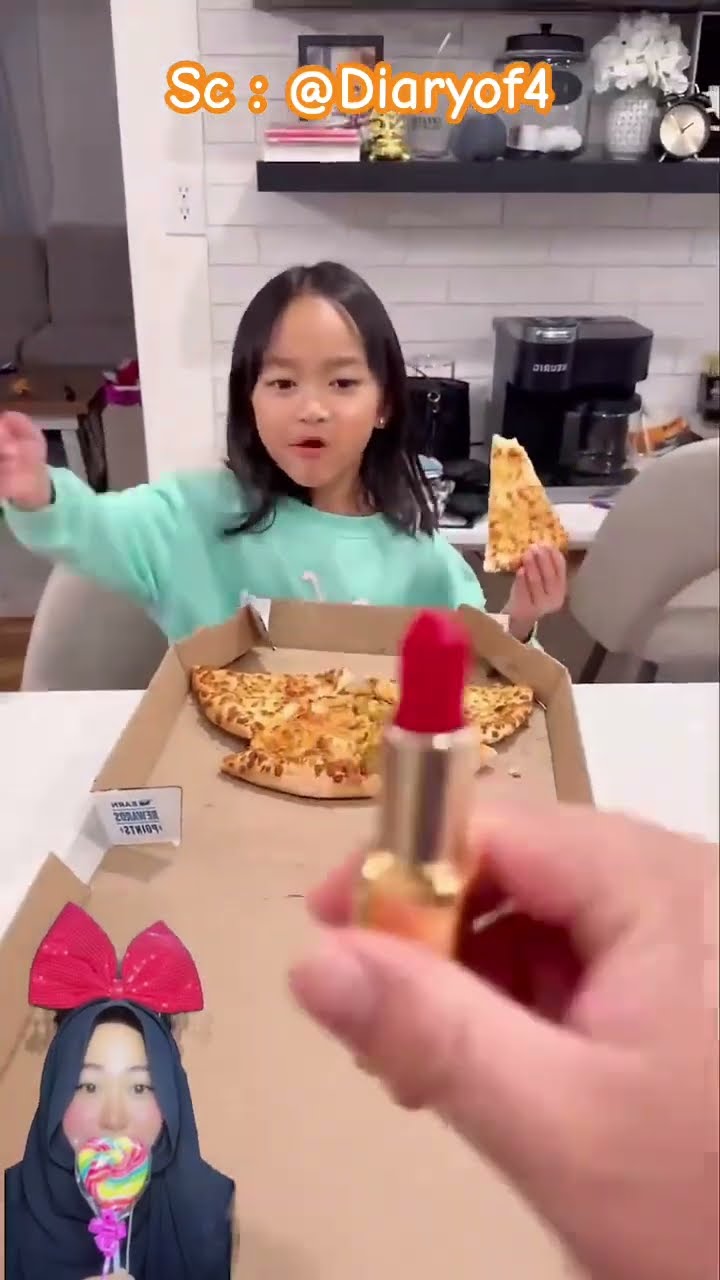 DIA TAKUT PIZZA NYA DI AMBIL MAMA ⁉️ padahal cuma mau ambil LiPsTiK ?@Diaryof4 #shorts #funny