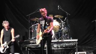 Video thumbnail of "5 seconds of summer - 18 - (Adelaide)"
