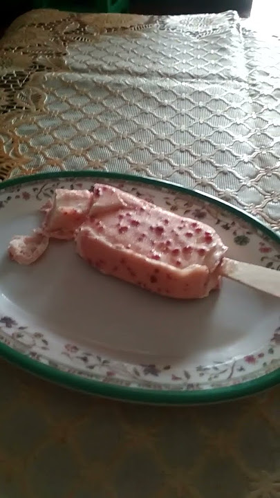Panas panas gini enaknya makan ice cream #icecream#ice