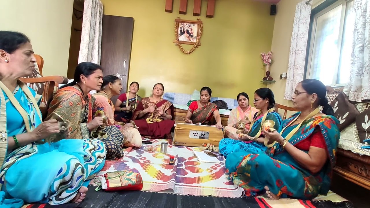 खूपच अप्रतिम अभंग नक्की ऐका आम्ही तेने सुखी म्हणा विठ्ठल विठ्ठल मुखी