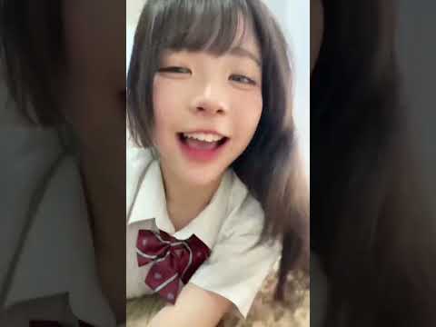 こりゃーモテるなって女の子大体笑うとしらす目になる