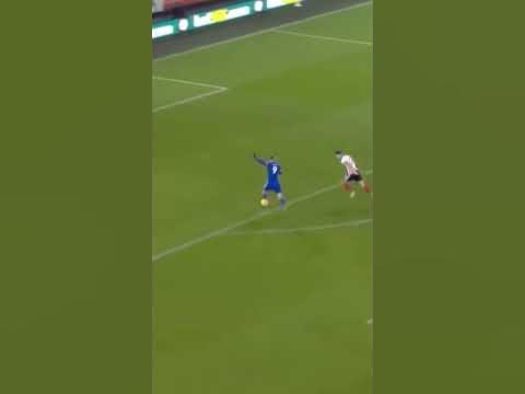 Jamie Vardy kicks down lgbtq flag 🫡 - YouTube