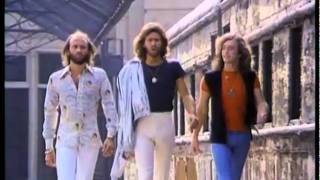 Bee Gees - Stayin' Alive [HQ 3rd Version Extended Music Video 2011] Resimi