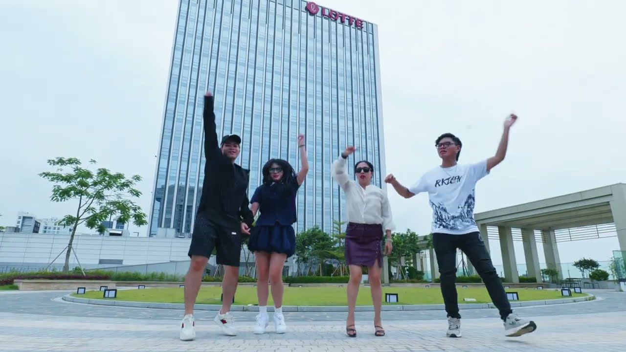 BLACKLIONS-EM IS KITYY-M/V OFICALL