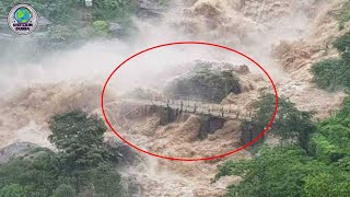 Ngeri.. Detik² Jembatan Langsung Hancur di Sapu Lahar Gunung Semeru