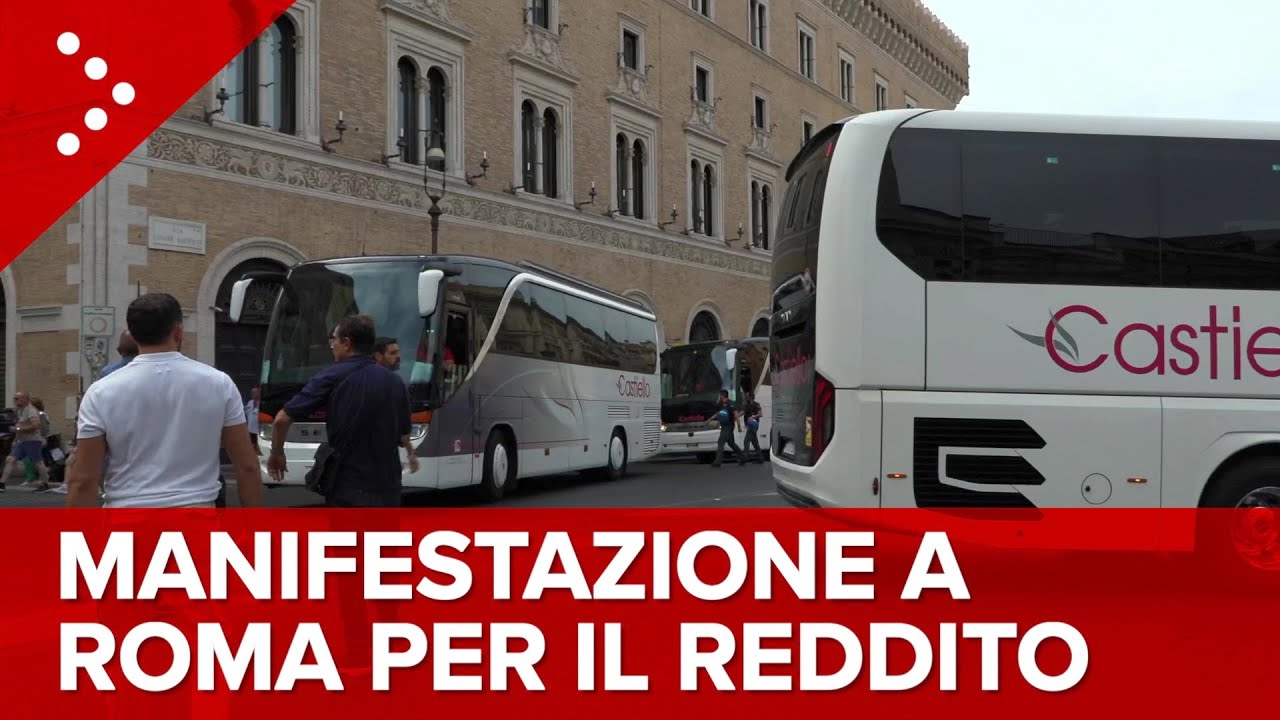 LIVE Roma, manifestazione per il reddito di cittadinanza: diretta video