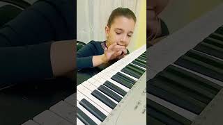 عزف بيانو للمبتدئين- نوتة فريرو چاكو - part 1 مع أشطر رهف #piano #music #yt