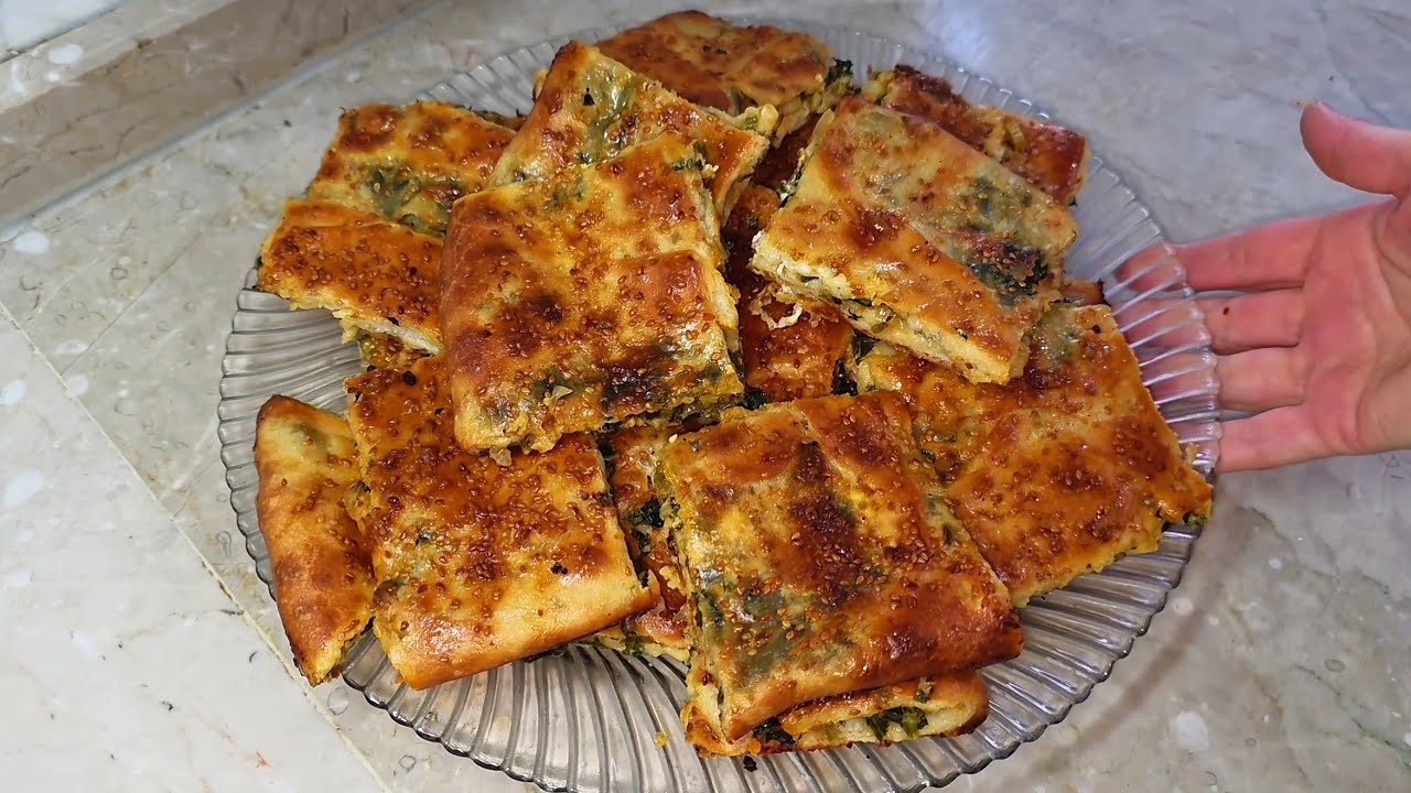 👉Sadece tek bir beze ile tepsi dolusu el açması börek 👉O kadar kolay ki herkes yapabilir #trending 