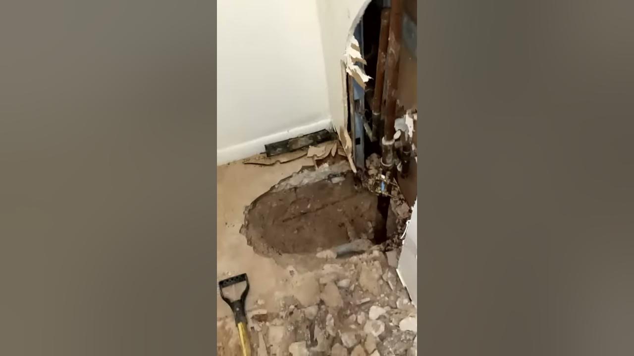 Repairing broken galvanized pipe underground (In progress) YouTube