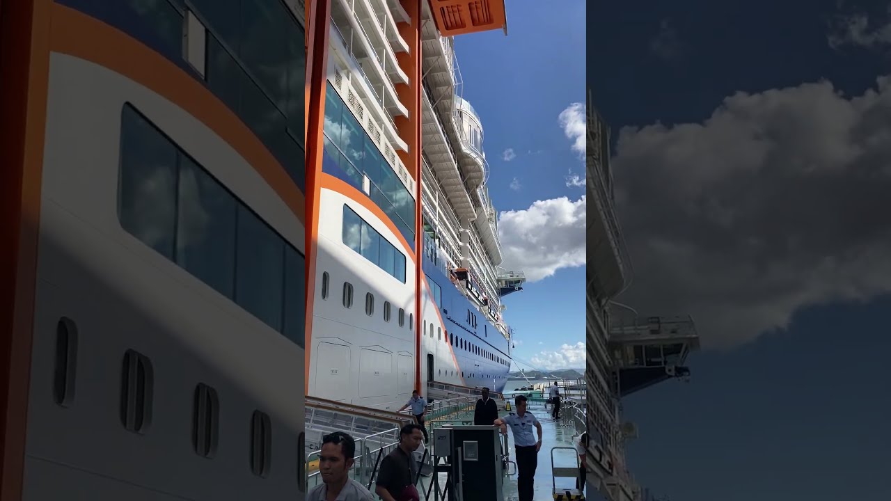 Walking between 2 giants🚢  | #travel #cruise #cruiseship #caribbean