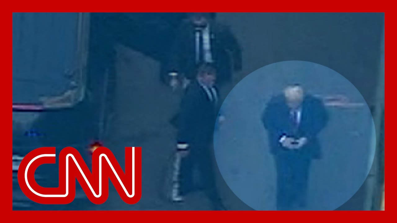 ⁣Aerial video shows Trump arrive for arraignment