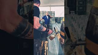 Schankkellner... Maschine Läuft Slavo