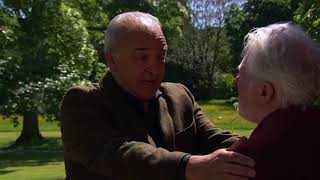 Lawrence Sees A Frightening Message Written On His Car - Emmerdale