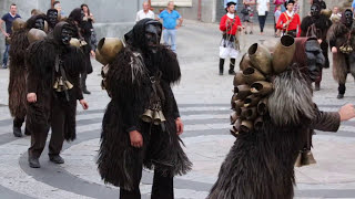 Mamuthones Und Issohadores Mamoiada Italien