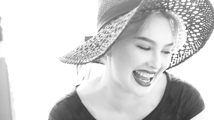 Laura Shortt Photography - portraits and headshots...