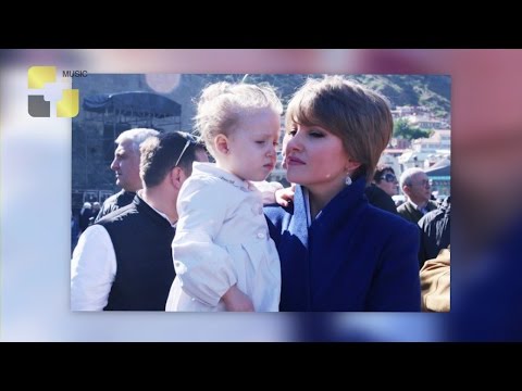 რომელი ქართველი დიზაინერი ზრუნავს დავით ნარმანიას მეუღლის ჩაცმულობაზე?