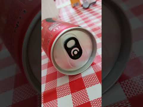 لما المعلم يرسبك بالفيزياء ايش راح تقدم له هديه انا قدمت القوطيه كولا على اسمه المعلم ههههههههه