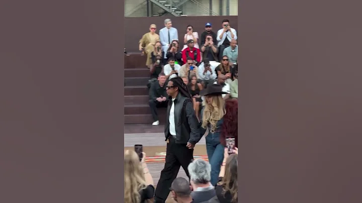 Beyoncé and Jay-Z: The Ultimate Power Couple (LV Fashion Show) #beyoncé #jayz