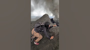 NEKAT!! mendaki gunung berAPI #shortvideo #gunung