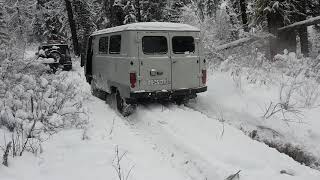 Mercedes-Benz Gelandewagen (Гелик) и Уазик БУХАНКА в тайге (зима)