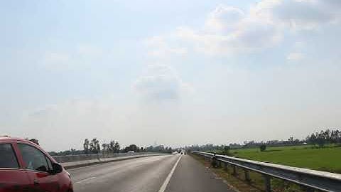 Cầu Vàm Cống nối đôi bờ sông Hậu