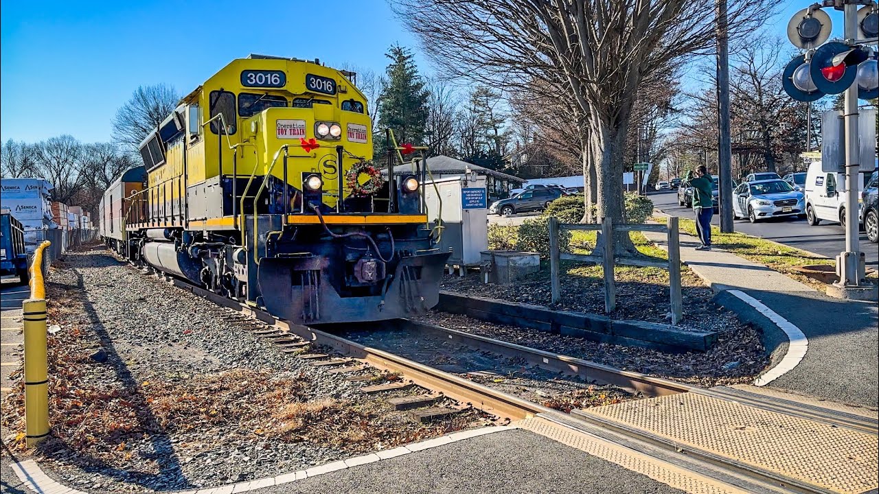 Railfanning the NYS&W 2022 toys for tots train in Saddle brook and