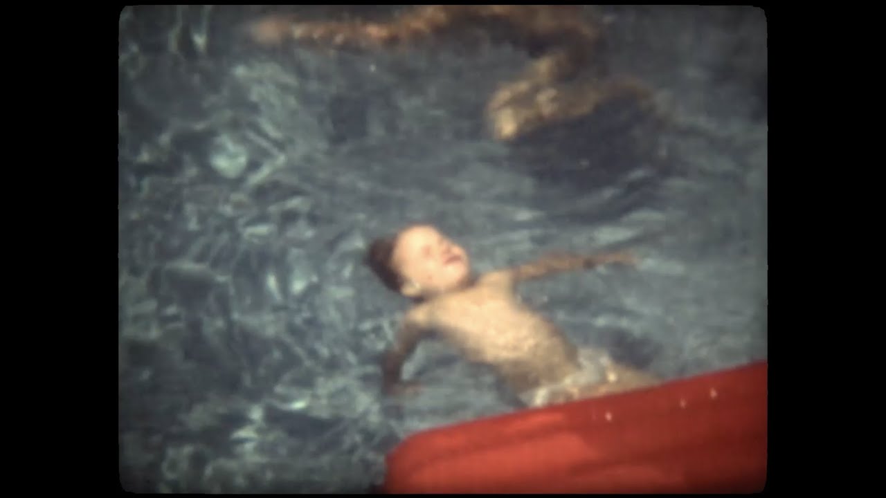 Guarda Lia Mice "Human Being" (Official Music Video) su YouTube Guarda Lia Mice "Human Being" (Official Music Video) su YouTube
