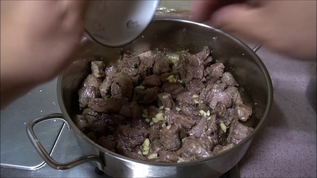 How to make slow cooker beef stew - YouTube