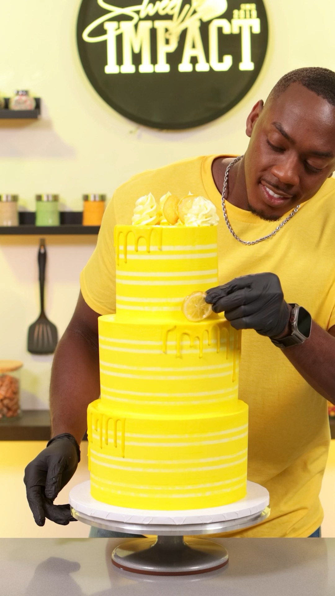 Making a cake using only the color yellow #shorts