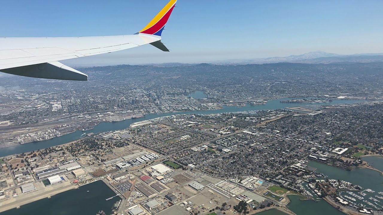 Southwest Airlines Flight #681 Boeing 737 MAX 8 Takeoff from Oakland, CA to Phoenix, AZ RWY 30