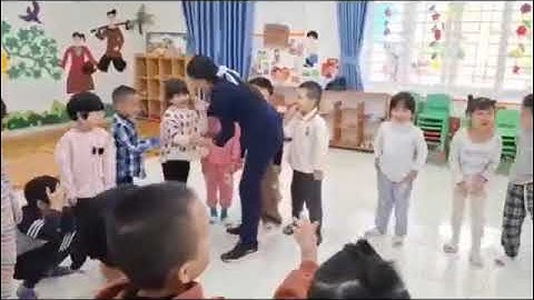 Hoạt động: Kỹ năng sống “Quy tắc 5 ngón tay”, Giáo viên: Lê Thị Dung, lớp 5TA