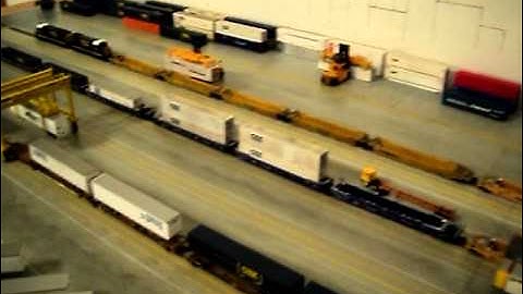 N Scale CSX Intermodal Yard Phase-2- 047.AVI