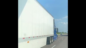 Scary Driving By Swift Truck Walmart Trailer #shortsfeed#short#shorts#shortsyoutube#trucking#swift