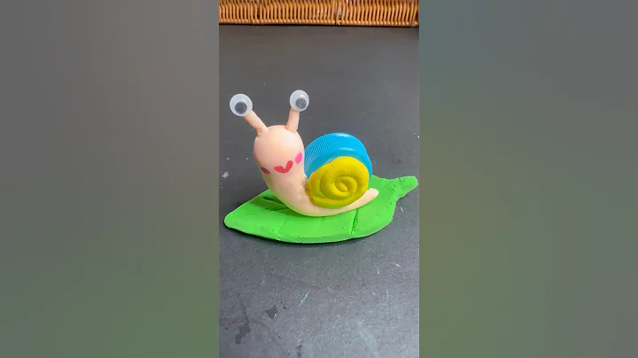 Make a snail out of bottle caps and coloured clay #minhwacuties #richelcraft #youtubeshorts
